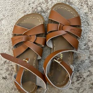 Salt Water Kids Sandals: size 2 EUC